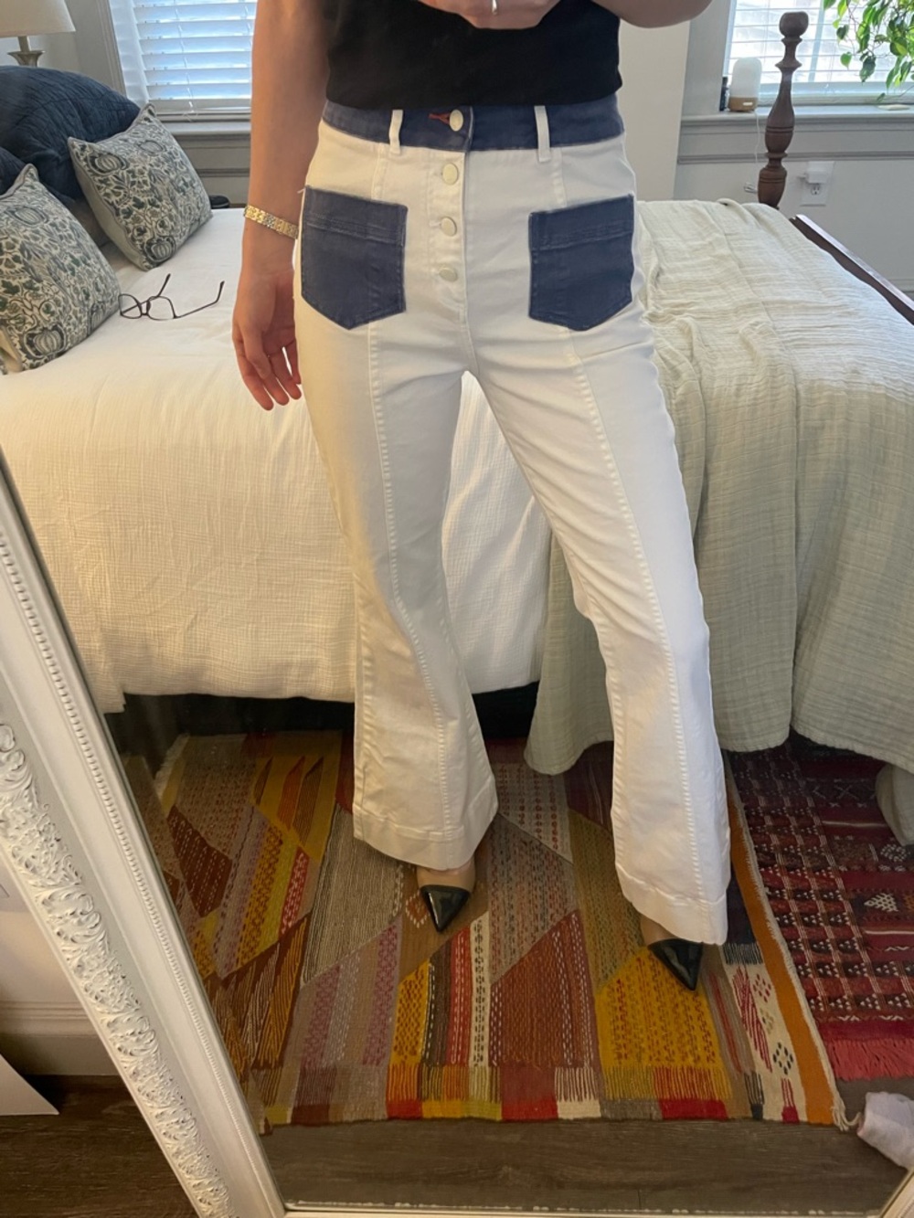 Faherty White Boot Cut Pants with Navy Patch Pockets